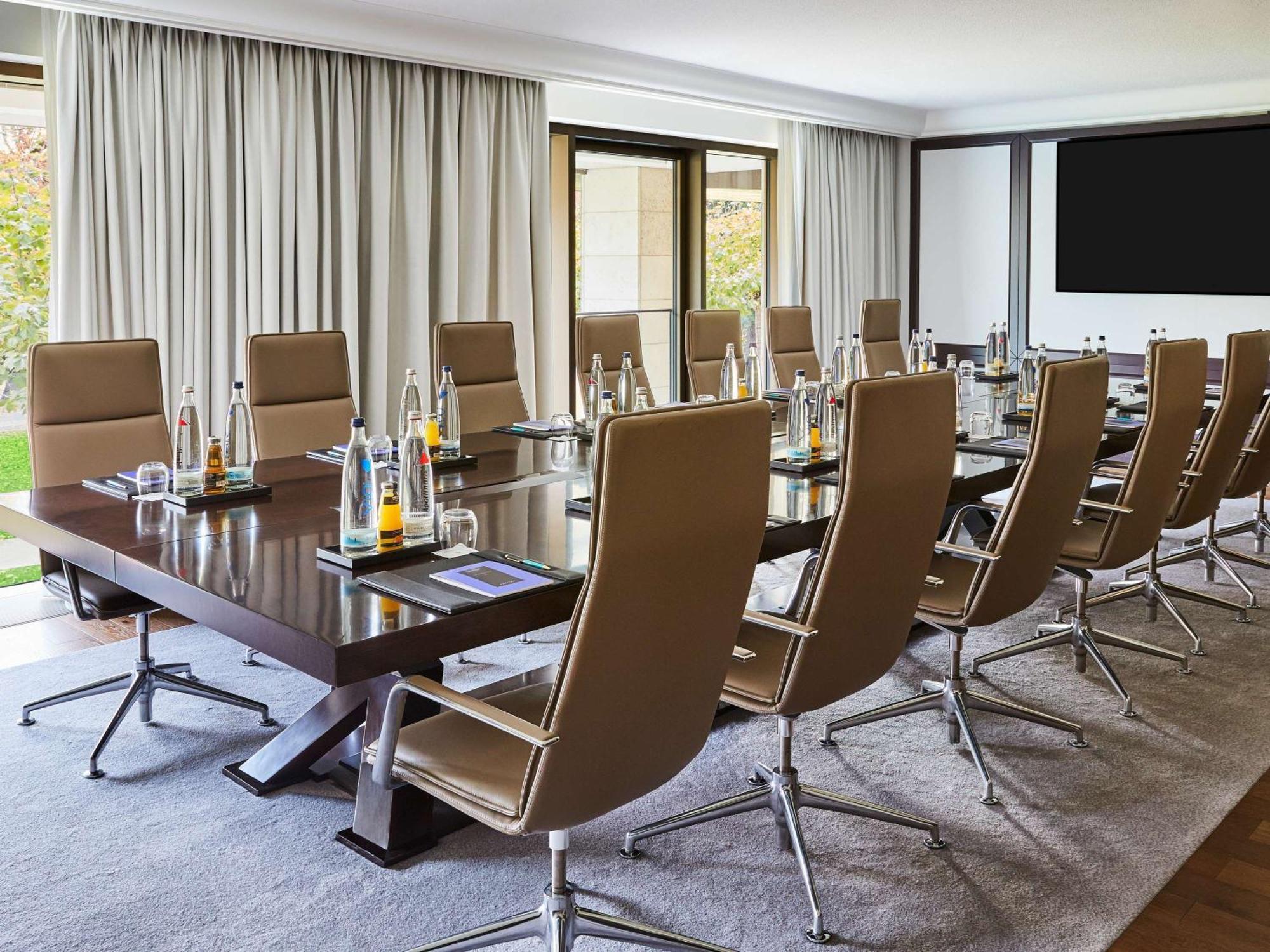 Sofitel Frankfurt Opera Hotel Frankfurt am Main Bagian luar foto Meeting room
